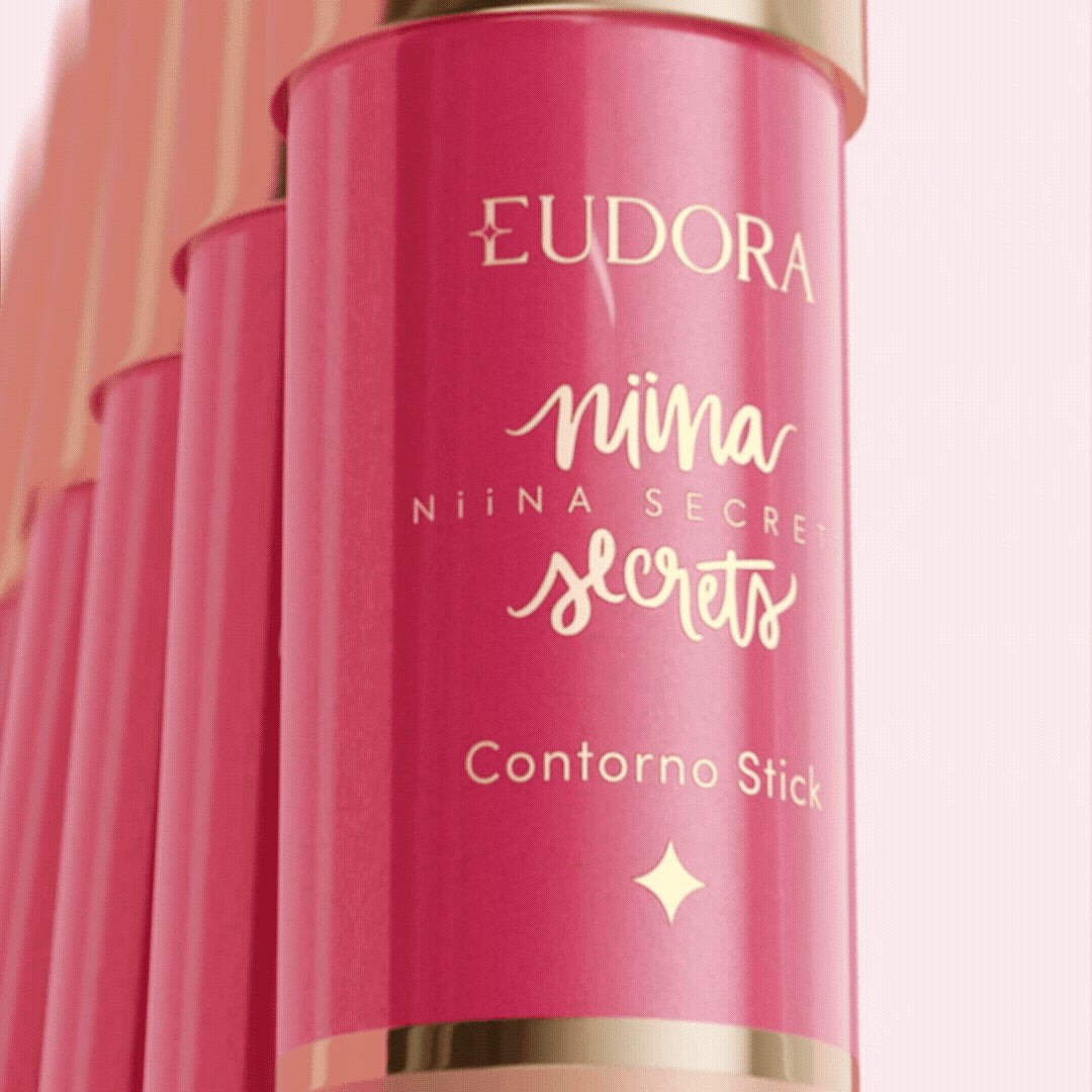 Cena de produto do trabalho IZZ para Eudora + Niina Secrets